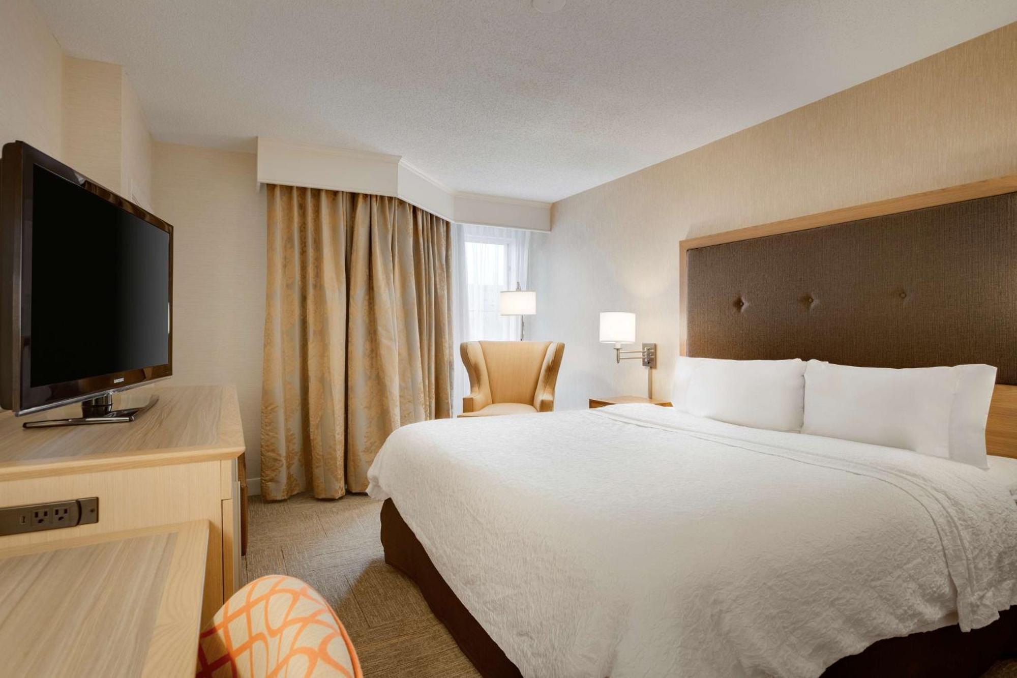 Hampton Inn & Suites Cleveland-Индипендънс Екстериор снимка