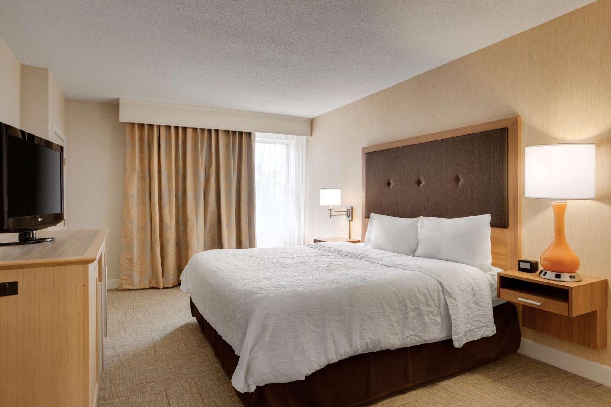 Hampton Inn & Suites Cleveland-Индипендънс Екстериор снимка