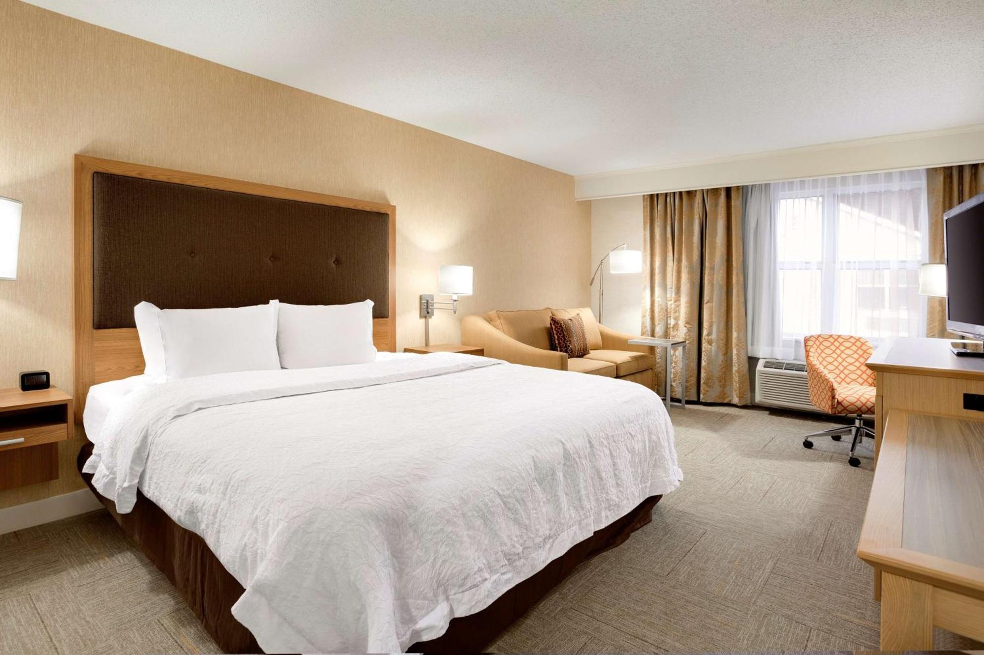 Hampton Inn & Suites Cleveland-Индипендънс Екстериор снимка