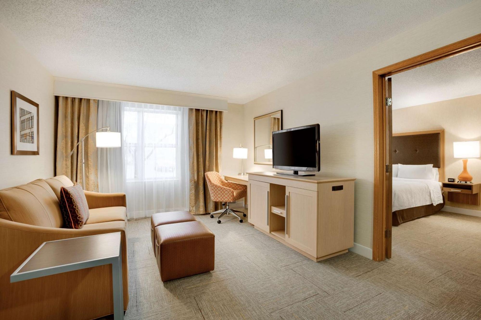 Hampton Inn & Suites Cleveland-Индипендънс Екстериор снимка