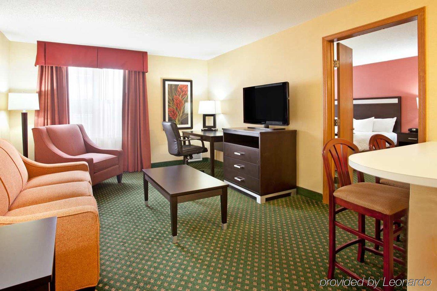 Hampton Inn & Suites Cleveland-Индипендънс Екстериор снимка