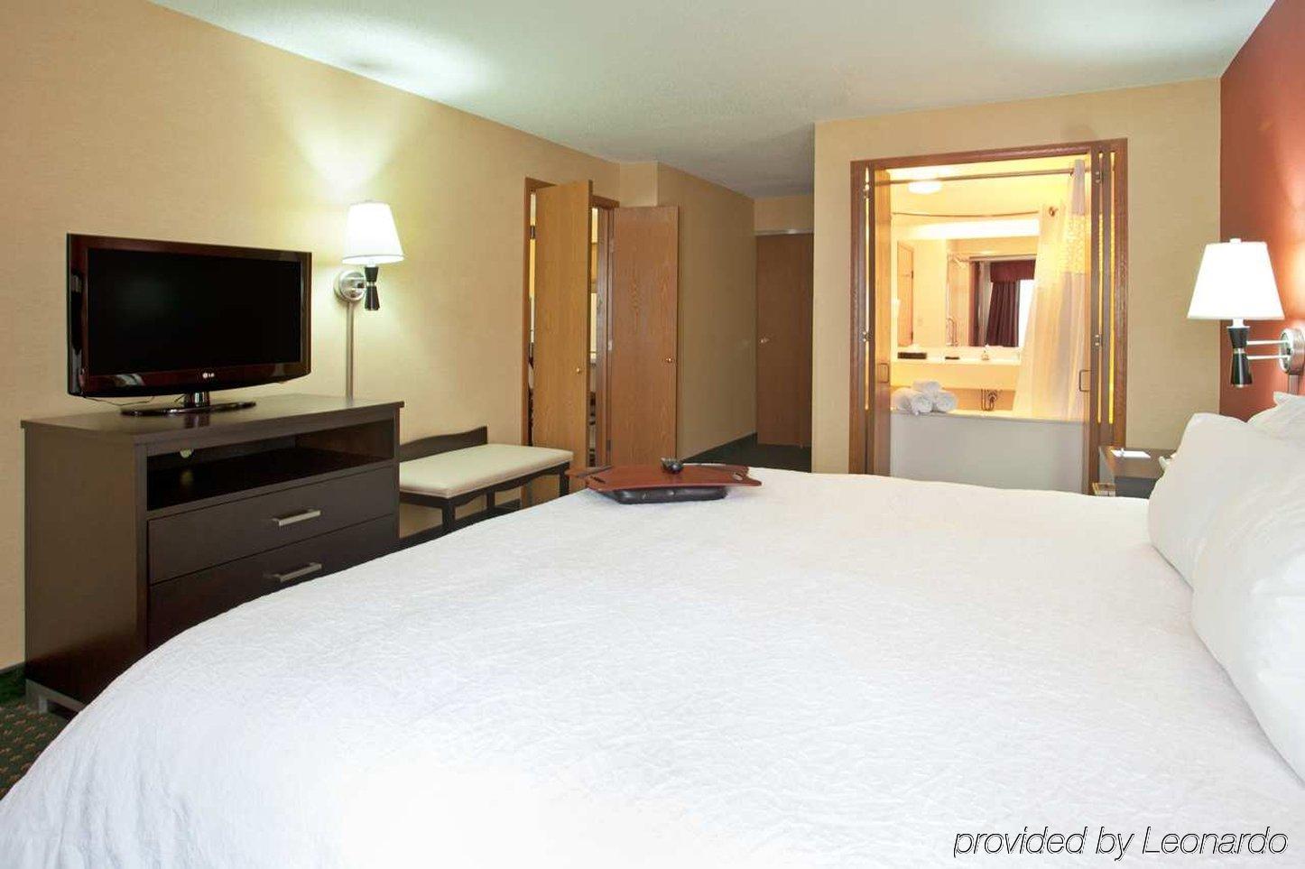 Hampton Inn & Suites Cleveland-Индипендънс Екстериор снимка