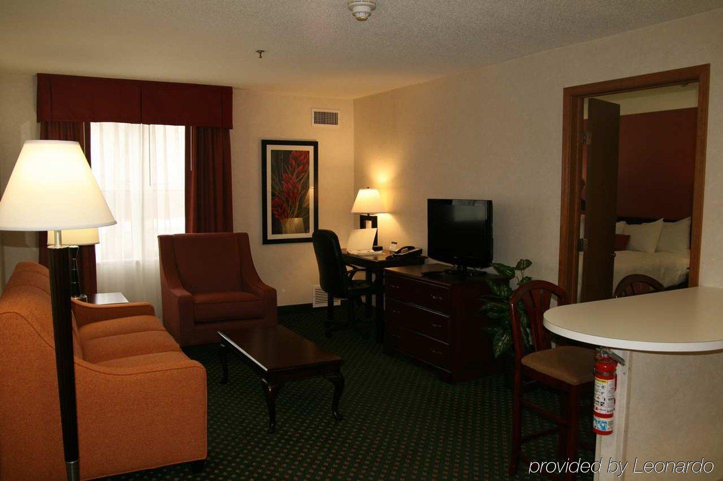 Hampton Inn & Suites Cleveland-Индипендънс Екстериор снимка