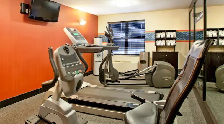 Hampton Inn & Suites Cleveland-Индипендънс Екстериор снимка