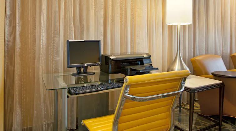 Hampton Inn & Suites Cleveland-Индипендънс Екстериор снимка